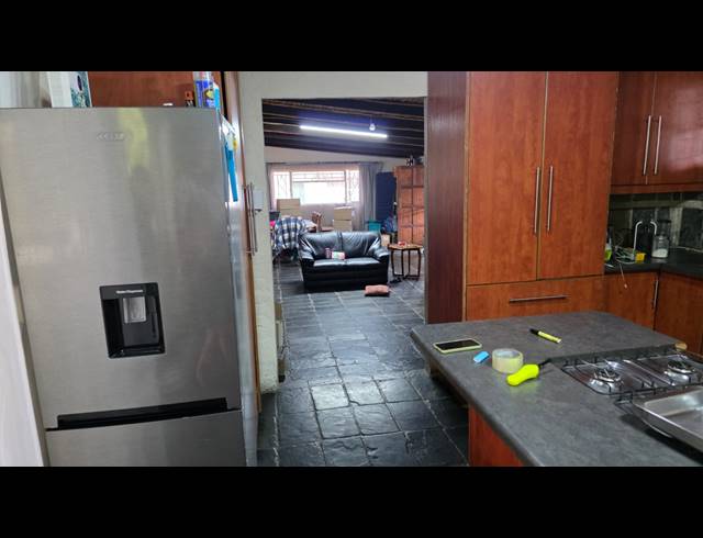2.10HA SMALLHOLDING FOR SALE IN WATERKLOOF AH